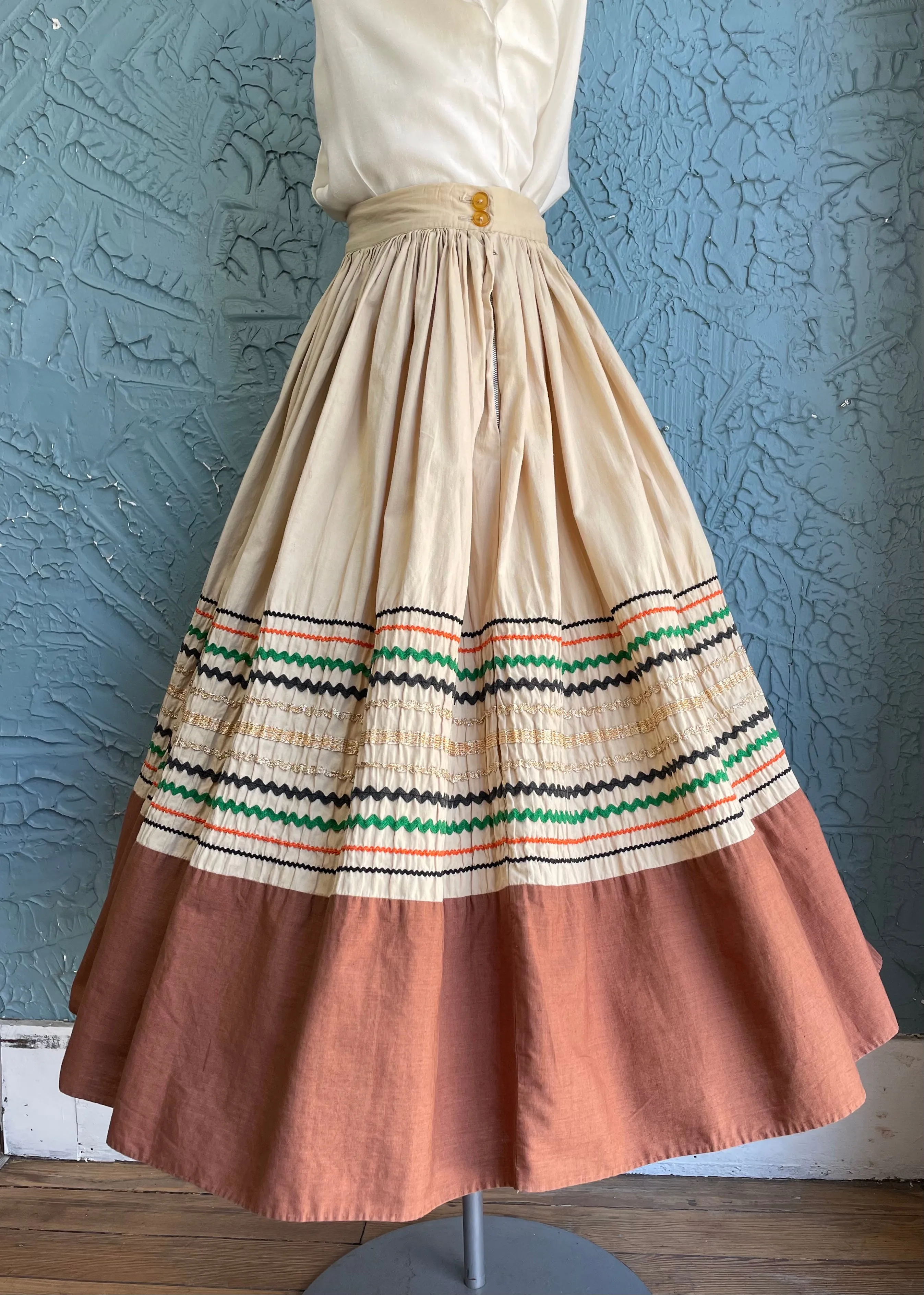 1950s Rick-Rack Browns Patio Skirt ~Circle~        w28