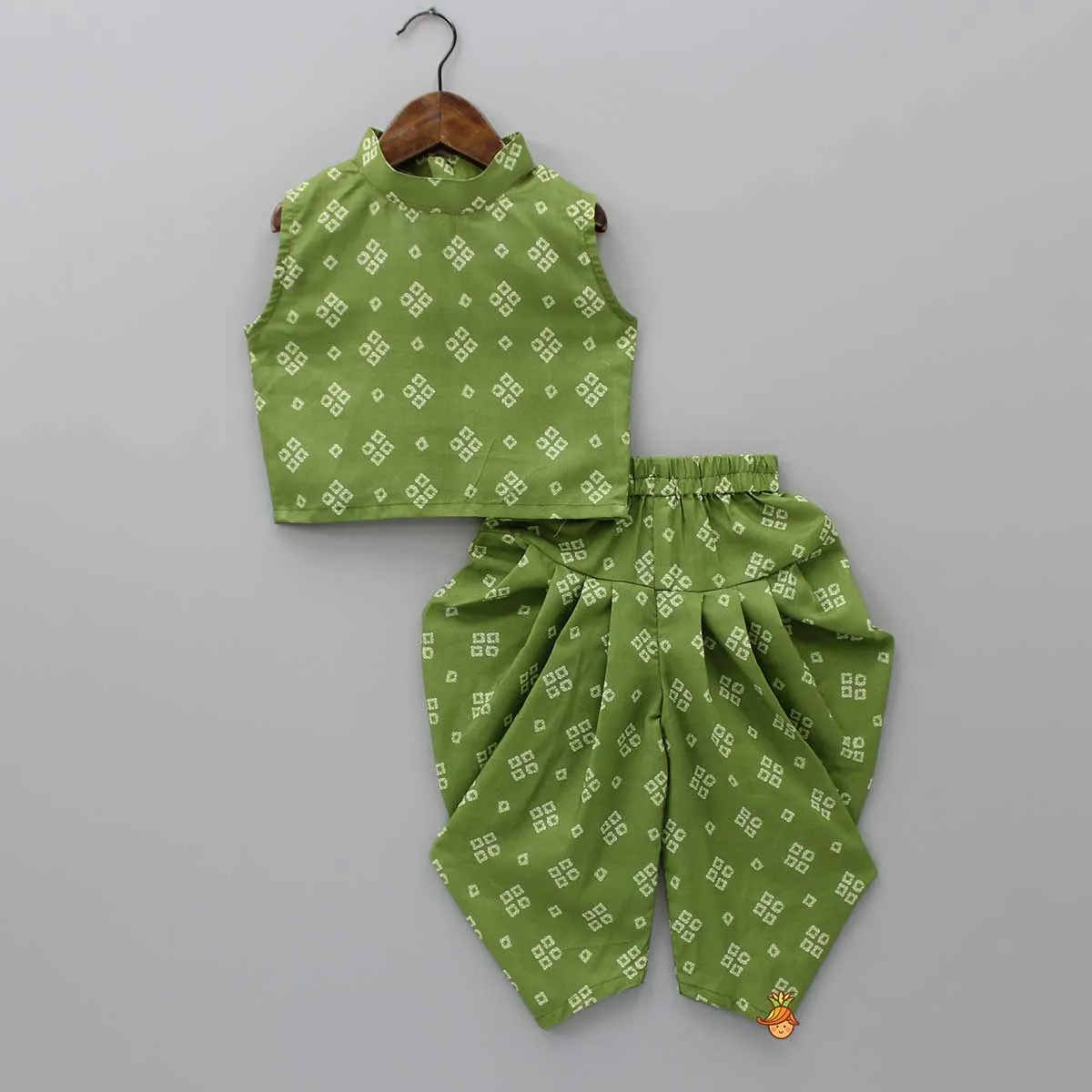 Bandhani Printed Green Top With Half Cape And Dhoti