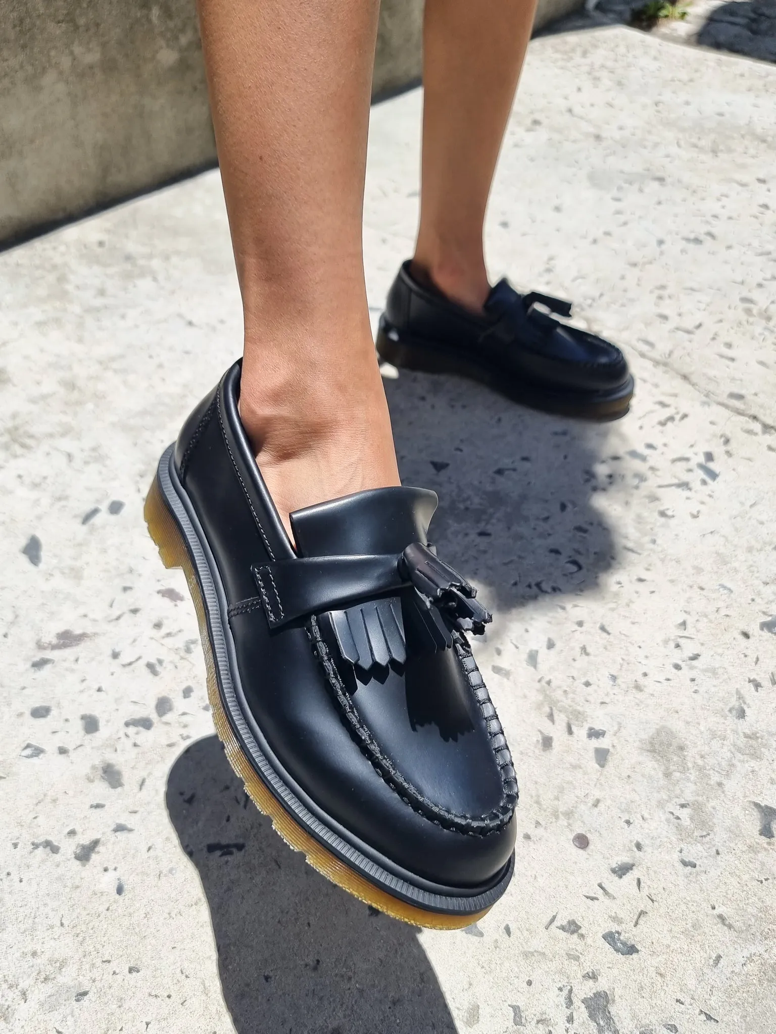 DR. MARTENS ADRIAN BLACK SMOOTH MONO