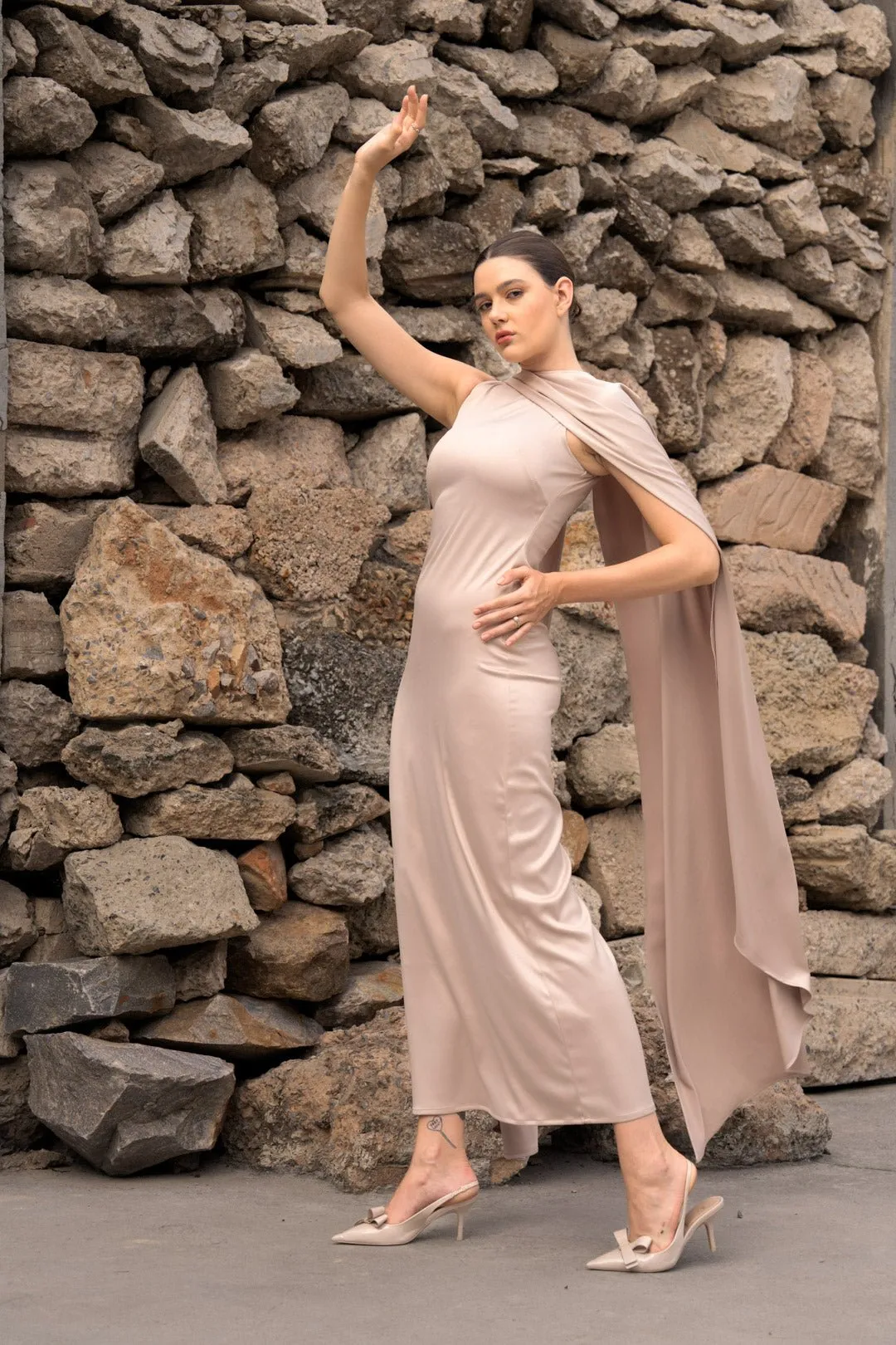 FLOWY SATIN DRESS WITH DETACHABLE CAPE