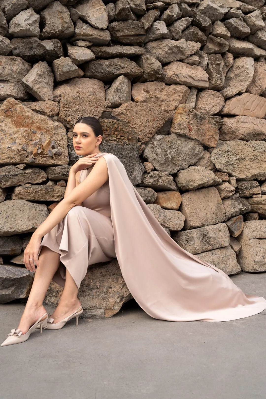FLOWY SATIN DRESS WITH DETACHABLE CAPE