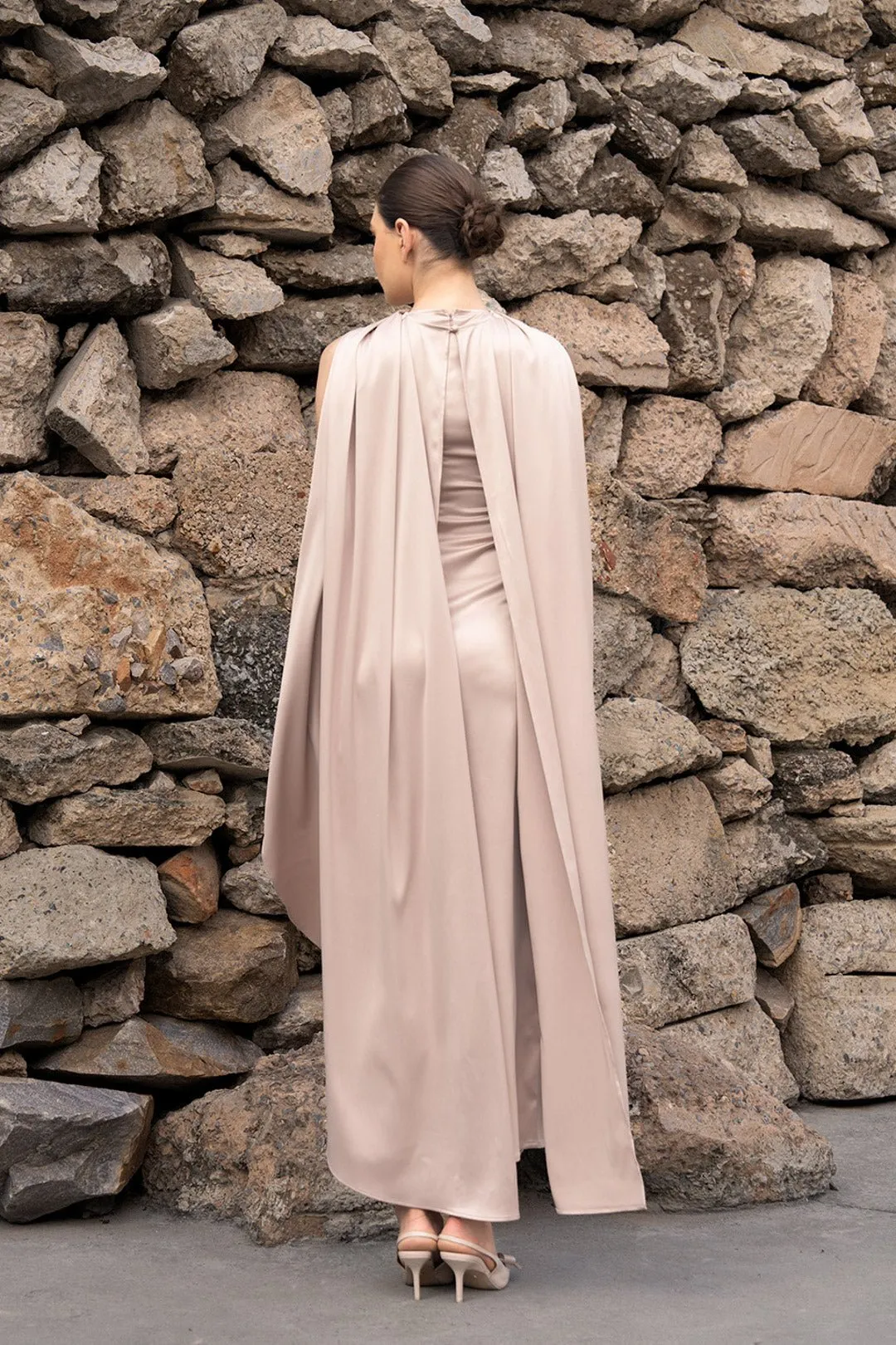 FLOWY SATIN DRESS WITH DETACHABLE CAPE