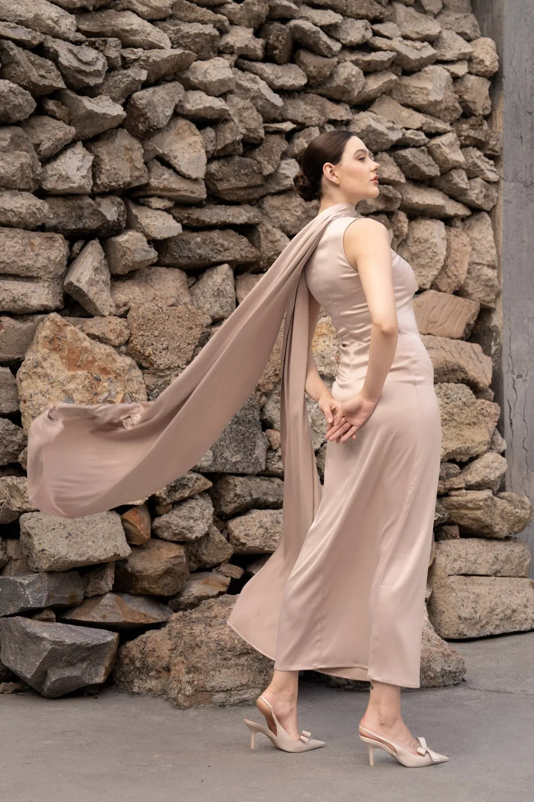 FLOWY SATIN DRESS WITH DETACHABLE CAPE