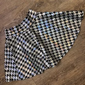 SALE - Skater Skirt - Houndstooth Holographic Silver/Black
