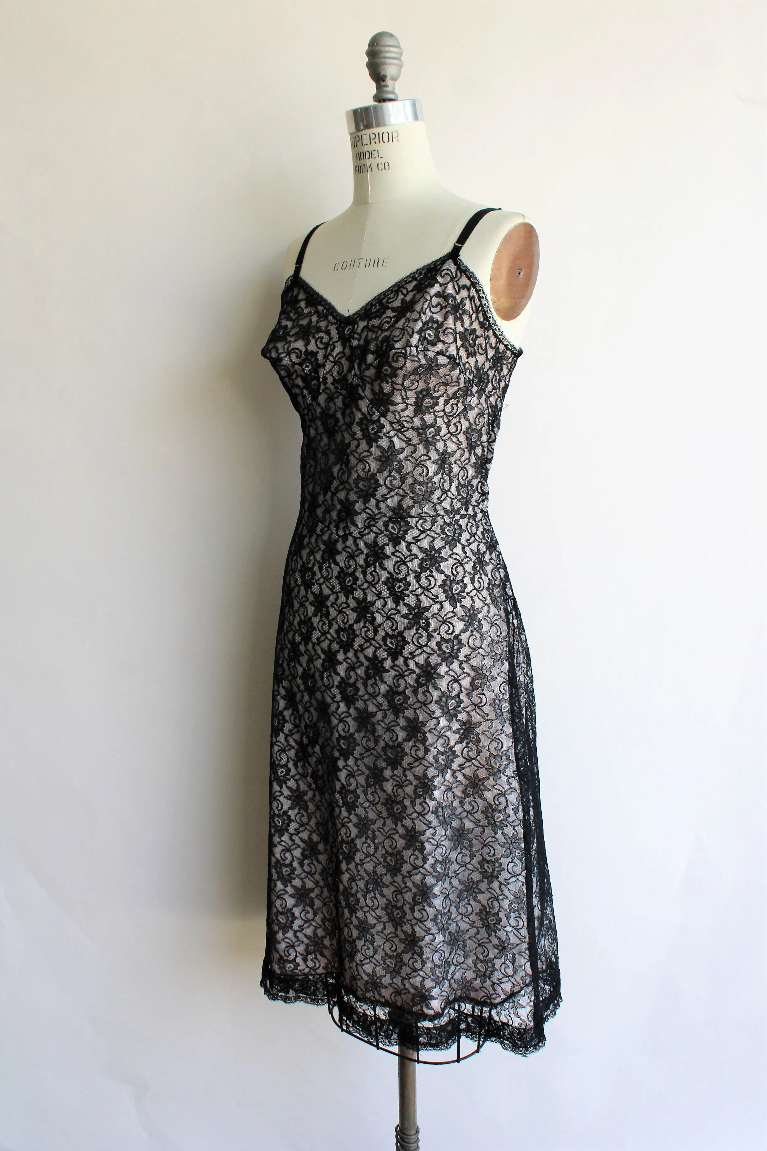 Vintage 1950s 1960s Black lace Full Slip
