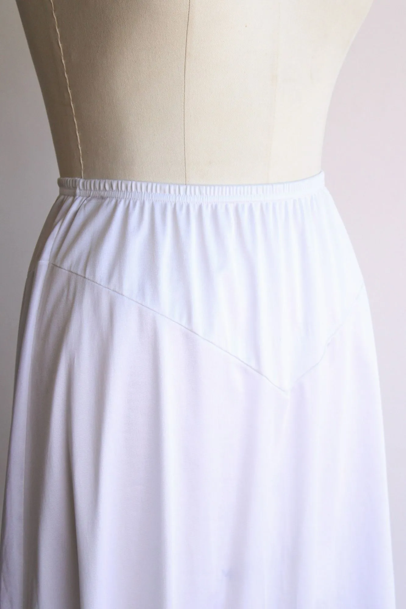 Vintage 1980s  Vanity Fair Half Slip Size Small